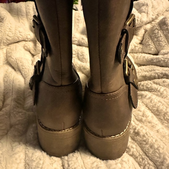 Brand new brown boots - Picture 2 of 6